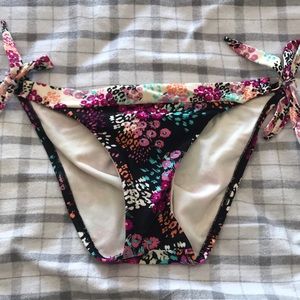 Sofia Multi-Color Bikini 👙 Bottoms